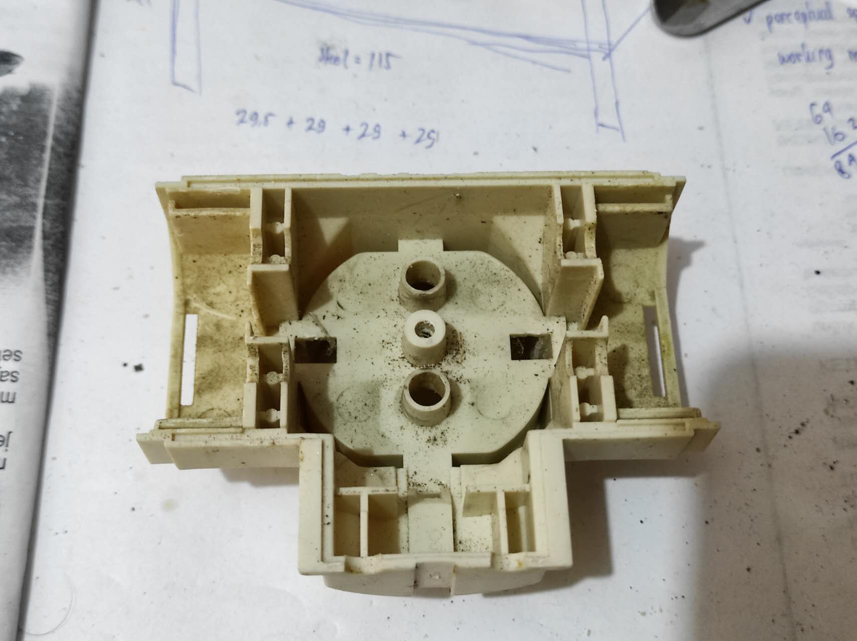 三通插头适配器