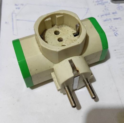 三通插头适配器缩略图