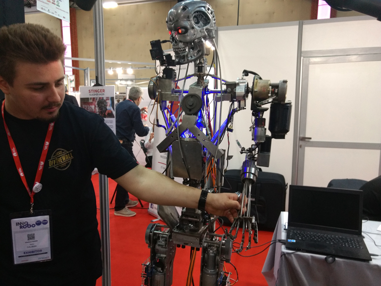 Stinger人形机器人机械腿结构3D图纸 STEP格式