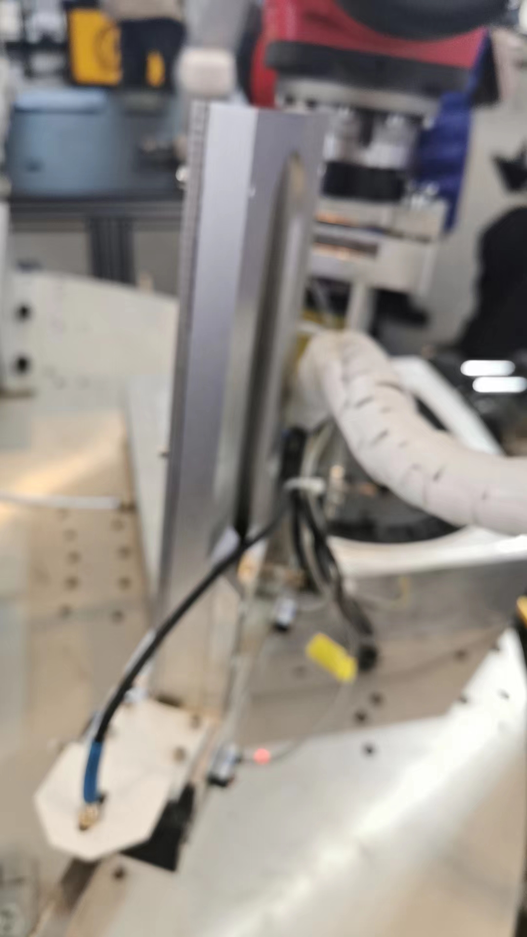 电动车鞍座打钉机