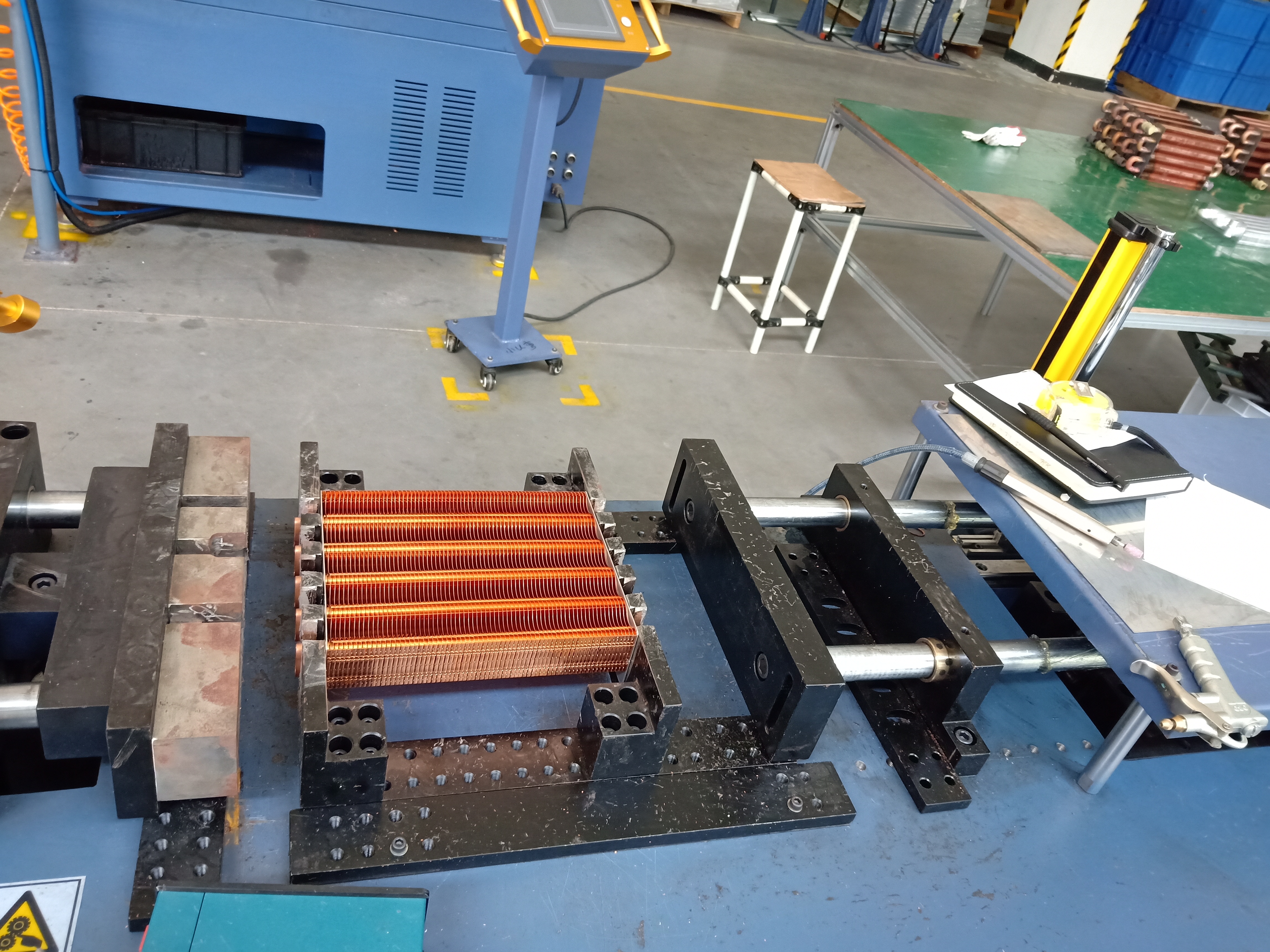 230主换热器接头预装工装