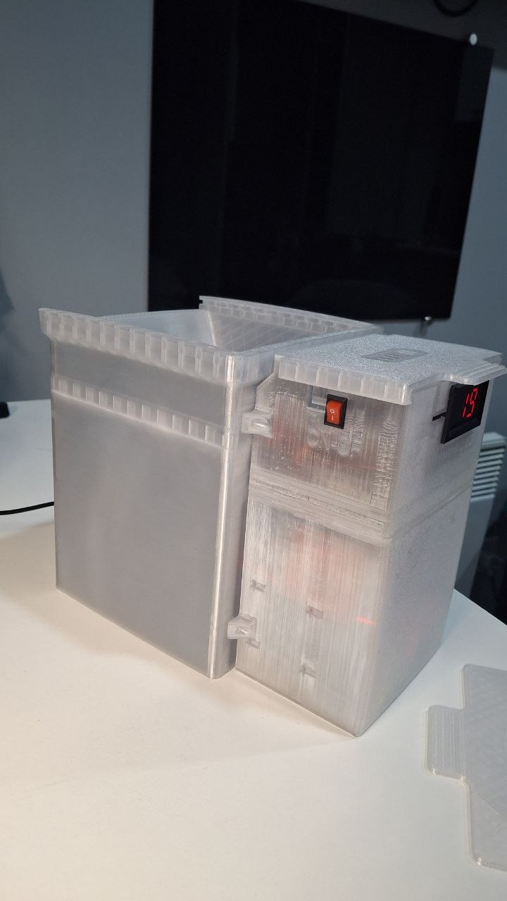 宠物喂食器