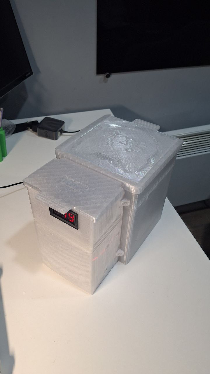 宠物喂食器