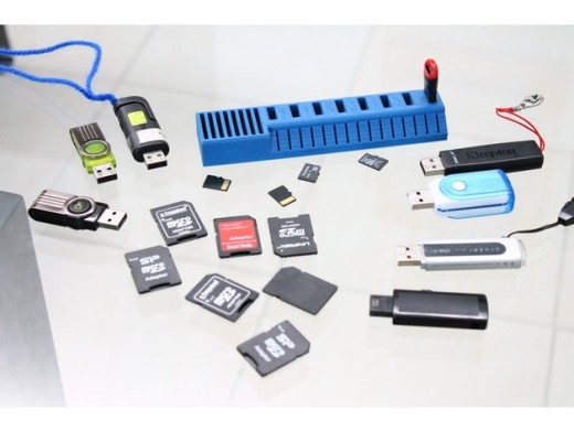 USB棒的USBSD和MicroSD保持架缩略图