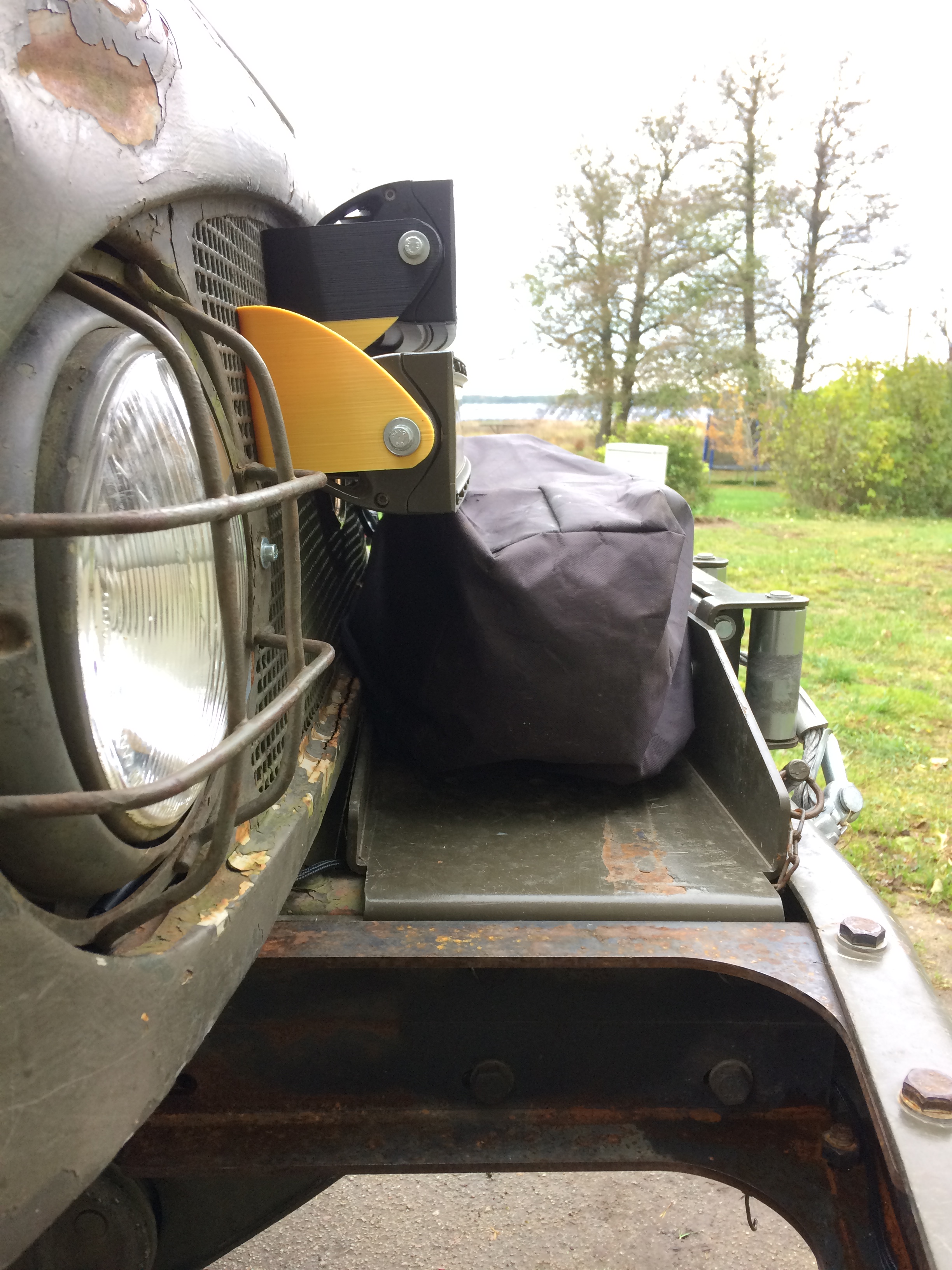 Unimog 404电动绞盘组件2，带LED条形灯