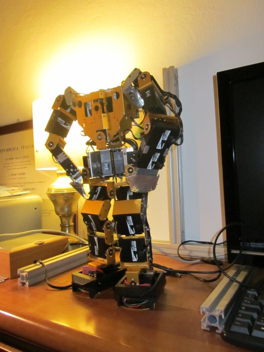 Robonova人形机器人结构模型3D图纸 STEP格式缩略图