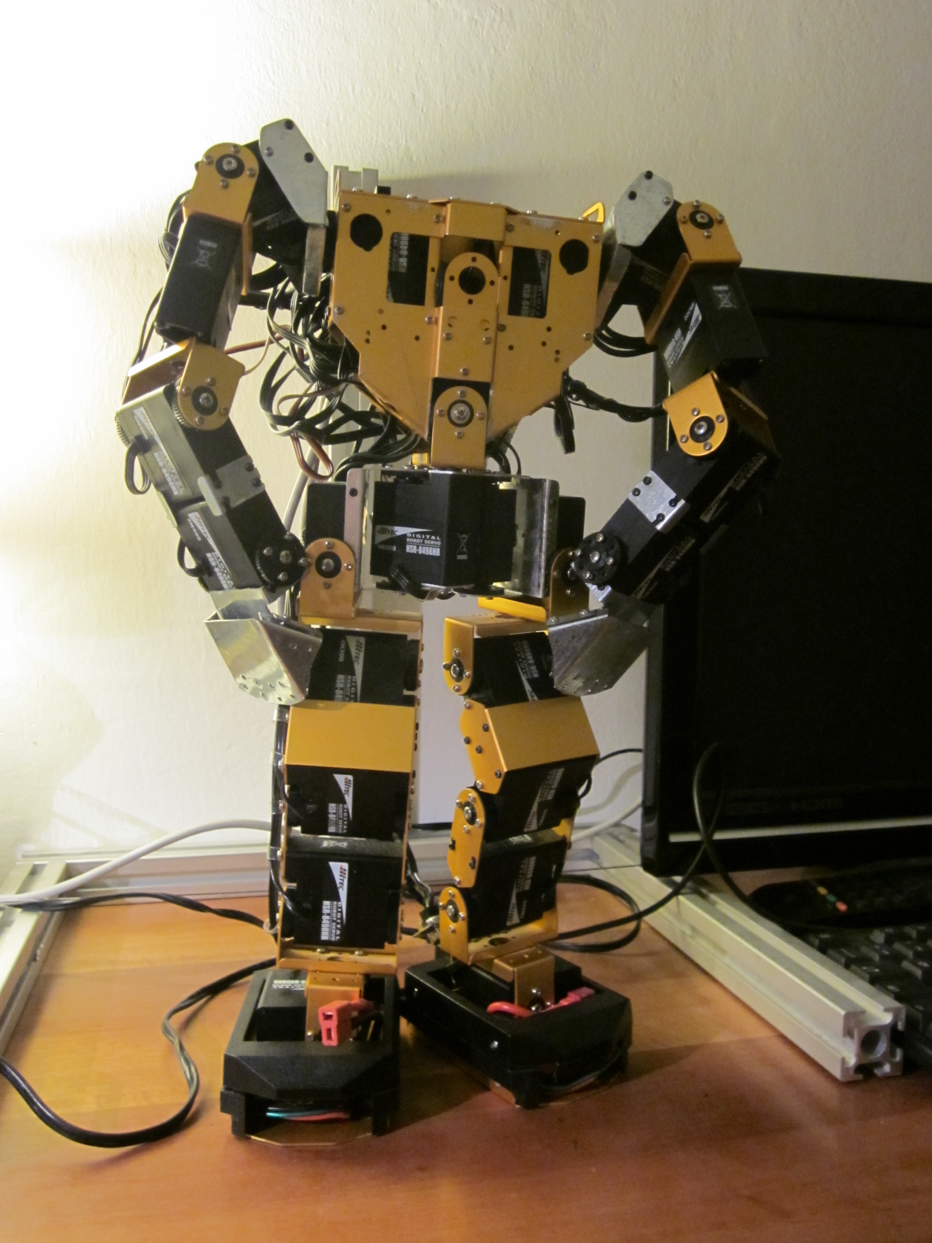 Robonova人形机器人结构模型3D图纸 STEP格式