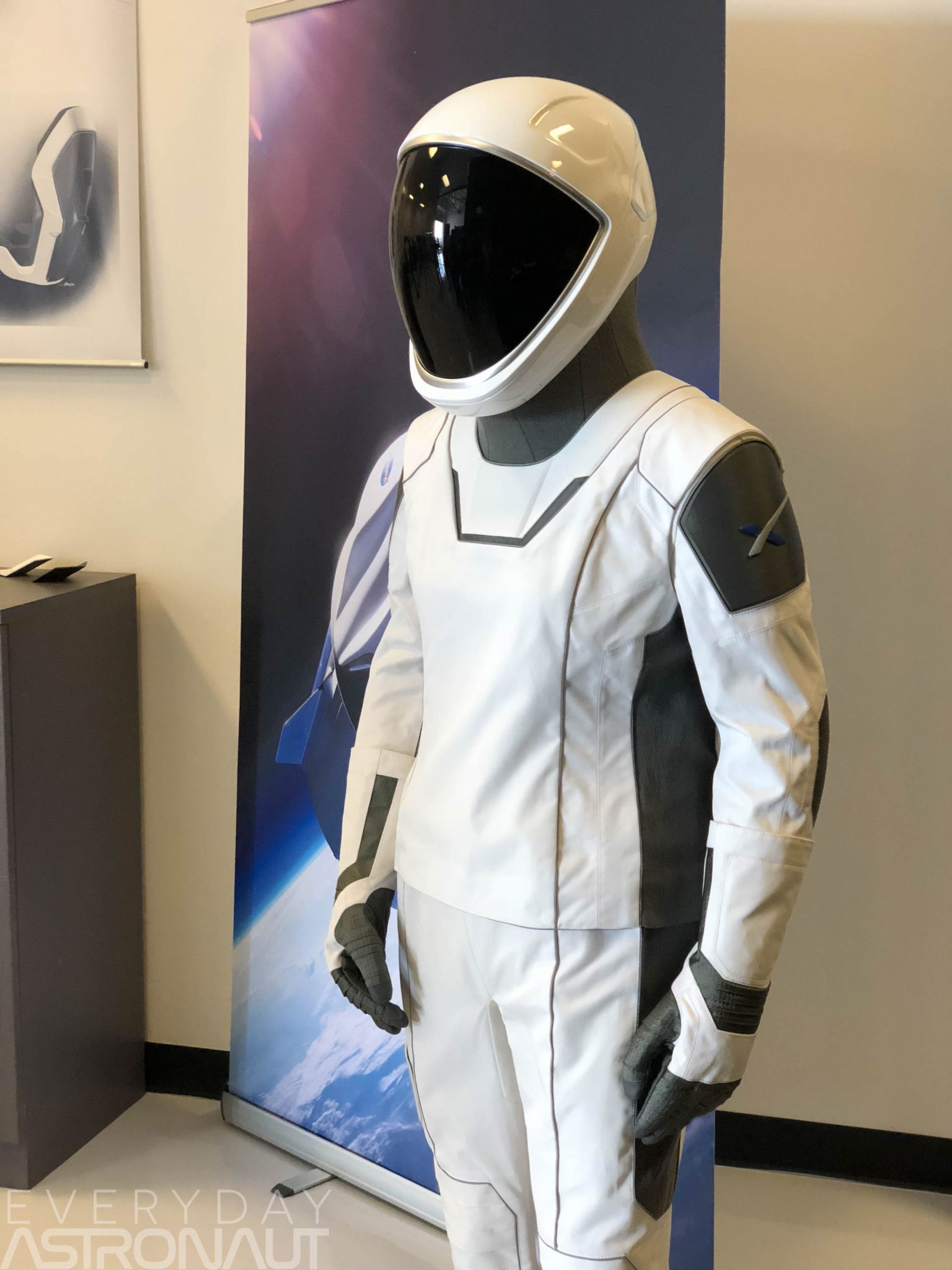 太空探索宇航服和机组人员
