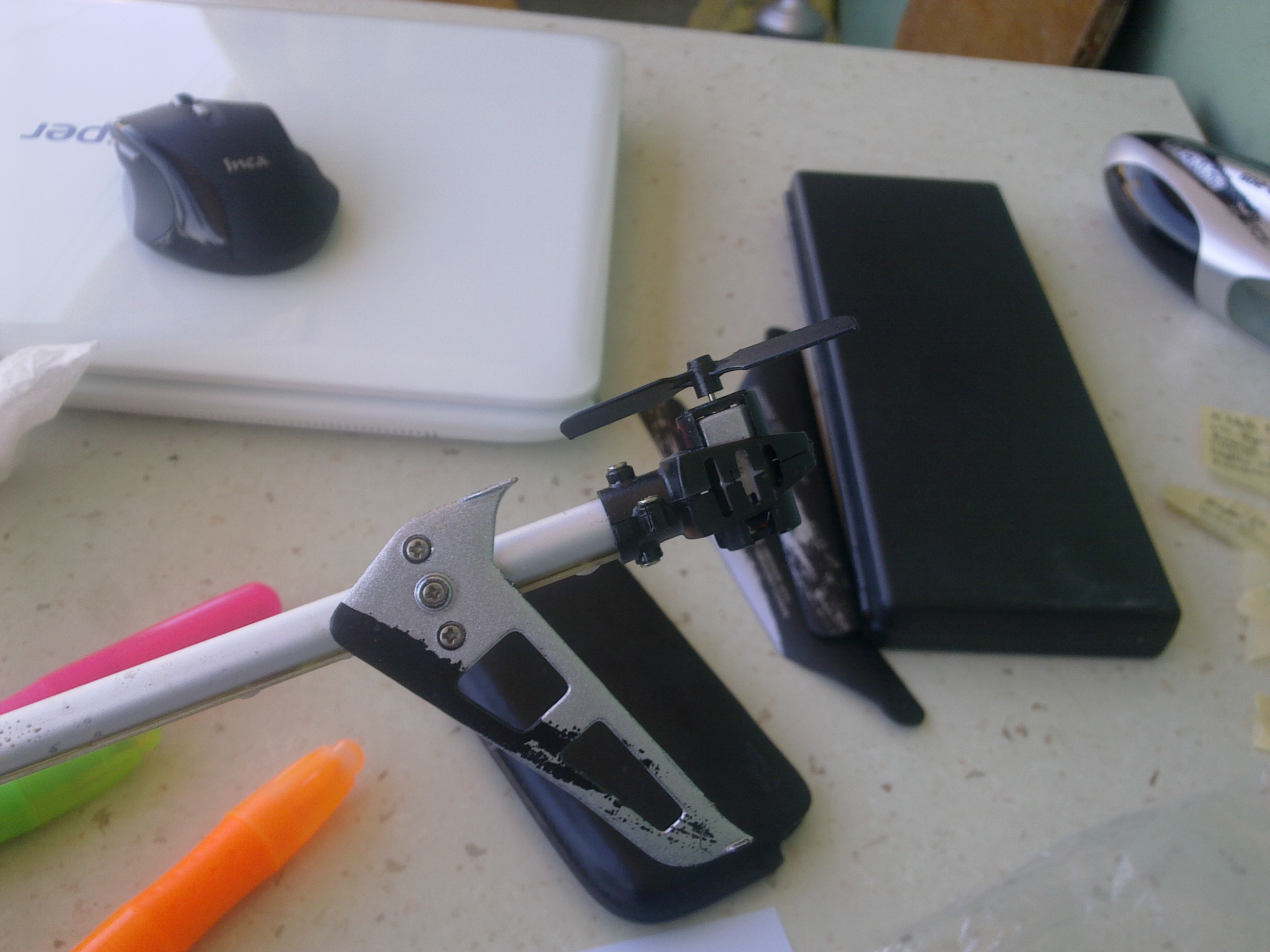 A2004807-遥控直升机