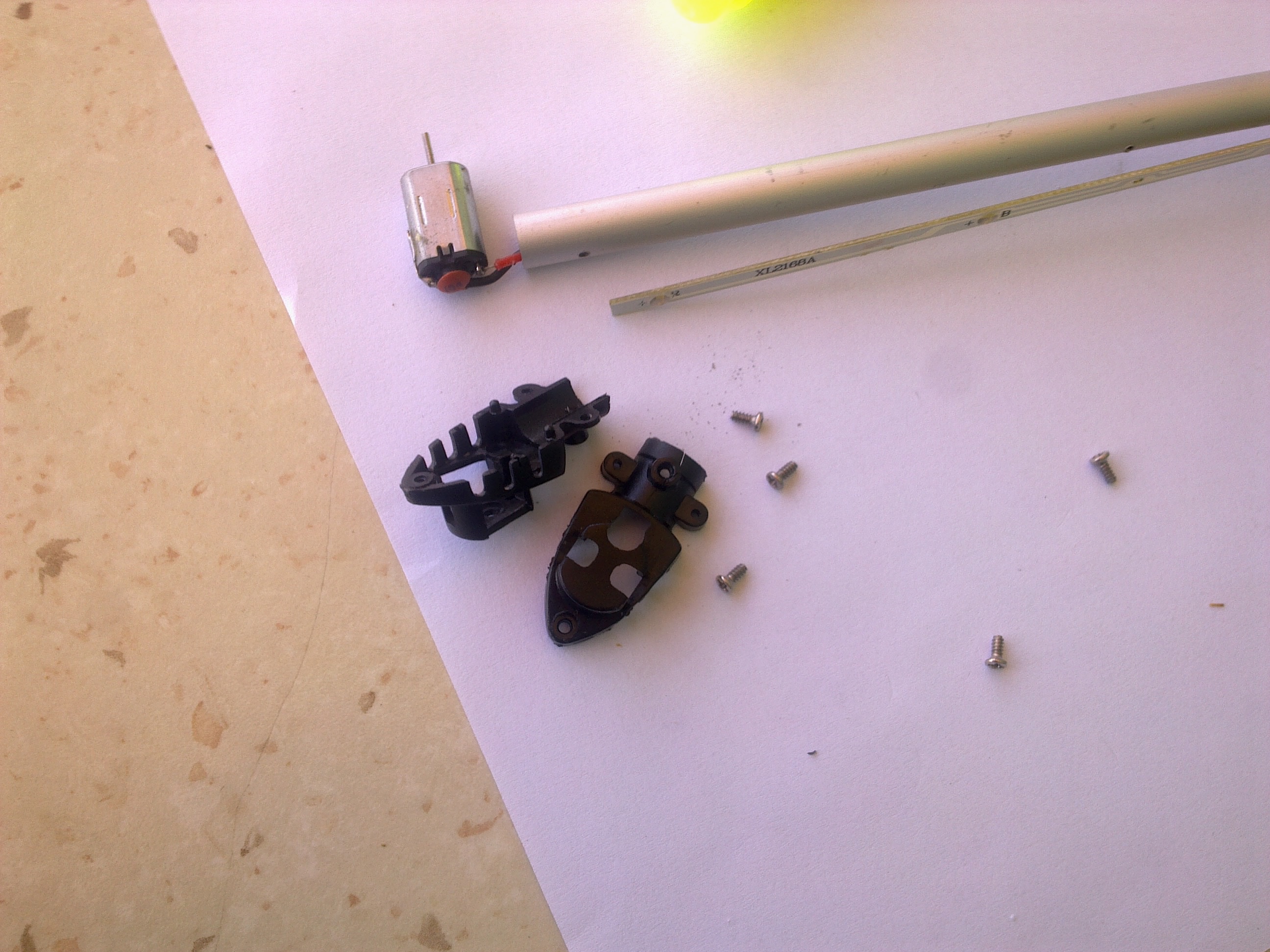 A2004807-遥控直升机