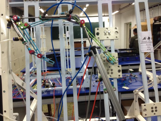 普通挖掘机动臂机构设计与运动分析缩略图