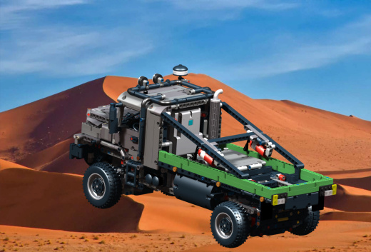 42129奔驰4x4越野卡车拼装模型缩略图