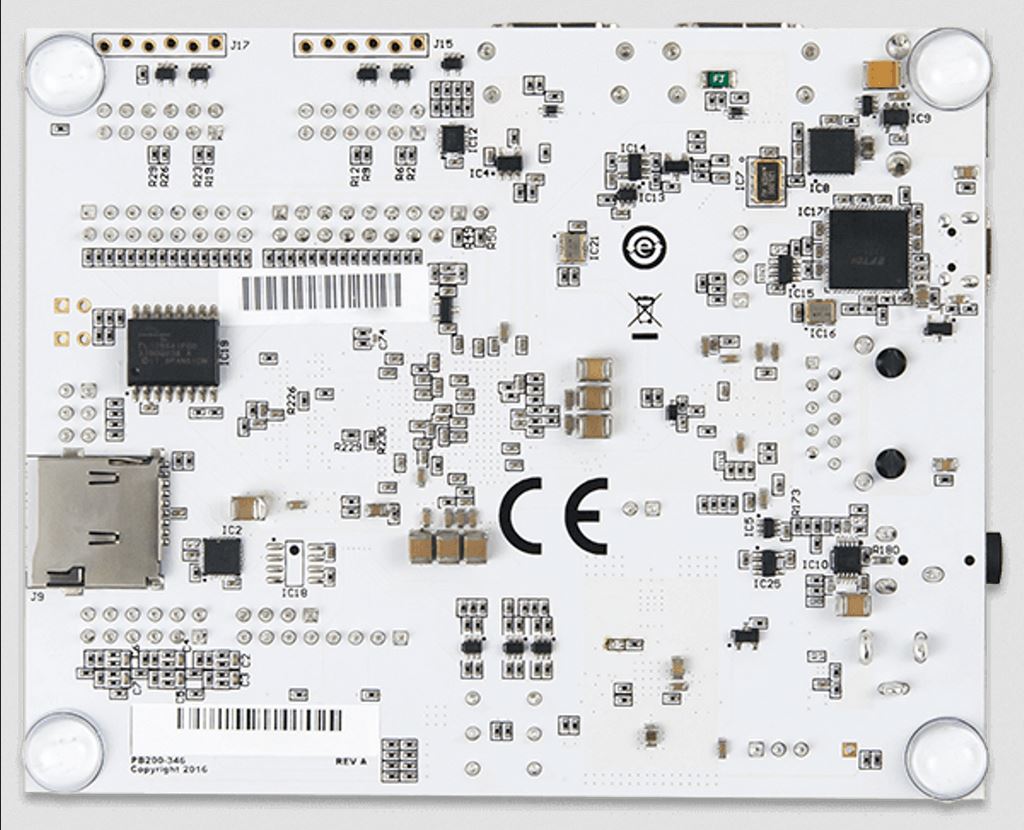 该主板使用650 MHz的“硬”双核ARM Cortex A9嵌入式CPU以及524 MHz的512 MB 16b DDR 3