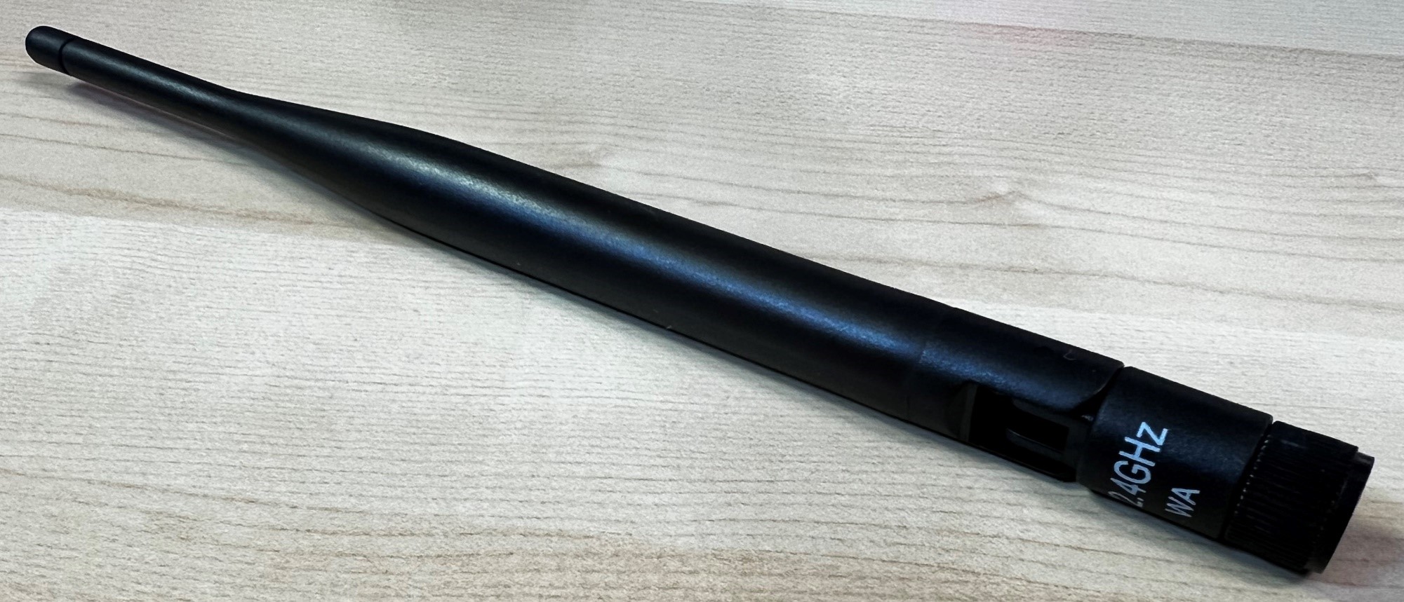 用于摇篮点路由器的5-2.4GHz天线