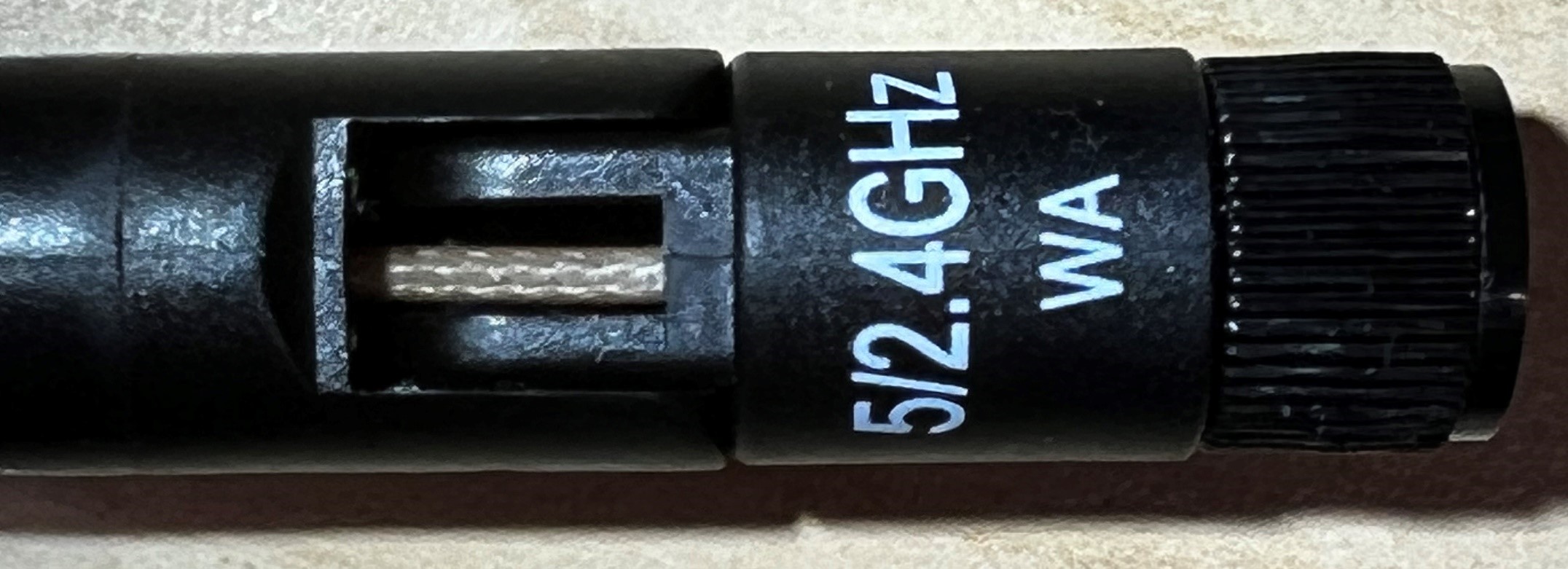 用于摇篮点路由器的5-2.4GHz天线