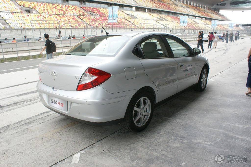 奇瑞A3汽车建模