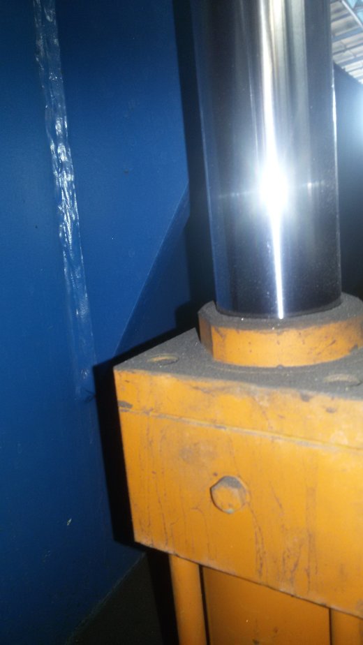 A0002796-连杆液压缸 (DANIELI) (轧材精整区尾部剪切机) 40x28x43.2 毫米缩略图