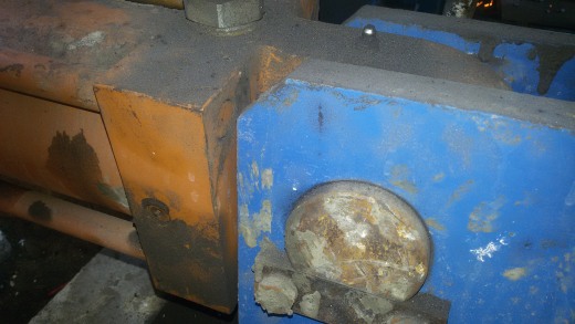 A0002796-连杆液压缸 (DANIELI) (轧材精整区尾部剪切机) 40x28x43.2 毫米缩略图