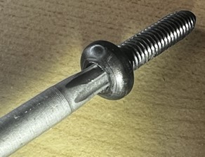 M6-1.0 X 25毫米梅花螺钉