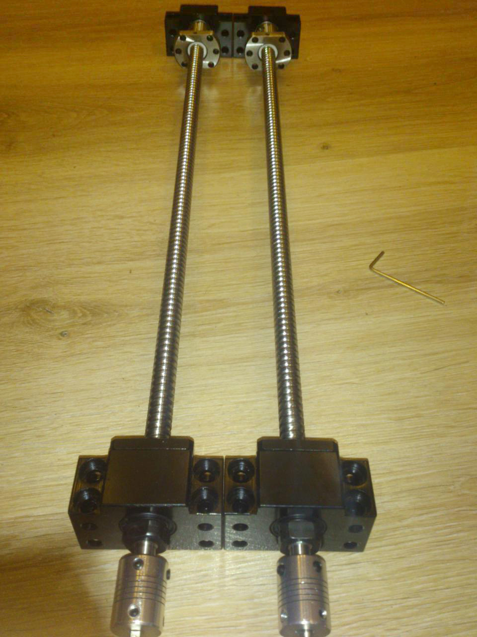 nema 23 步进电机驱动的迷你CNC铝铣床