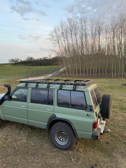 Nissan Patrol Y60-61 车顶行李架”缩略图