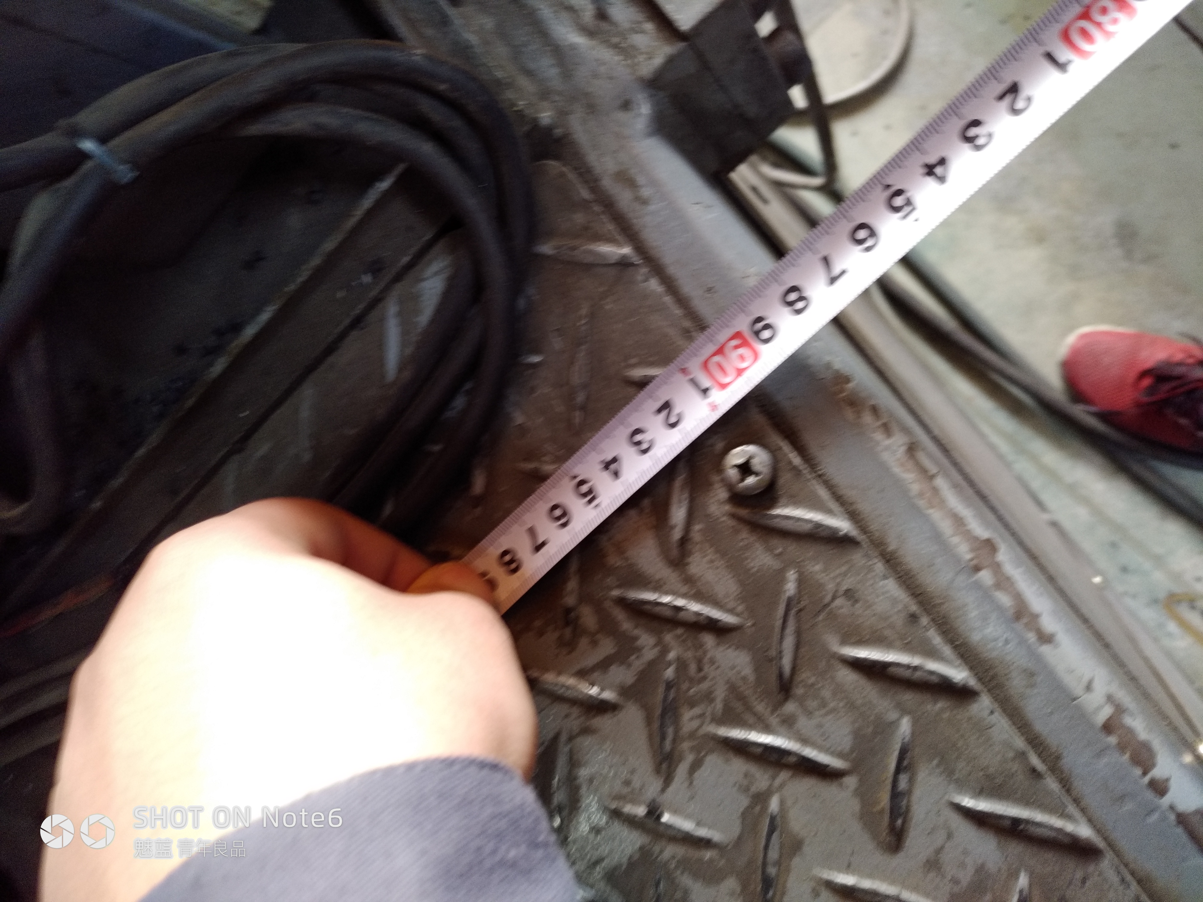 机器人上料，注塑成型sw18可编辑
