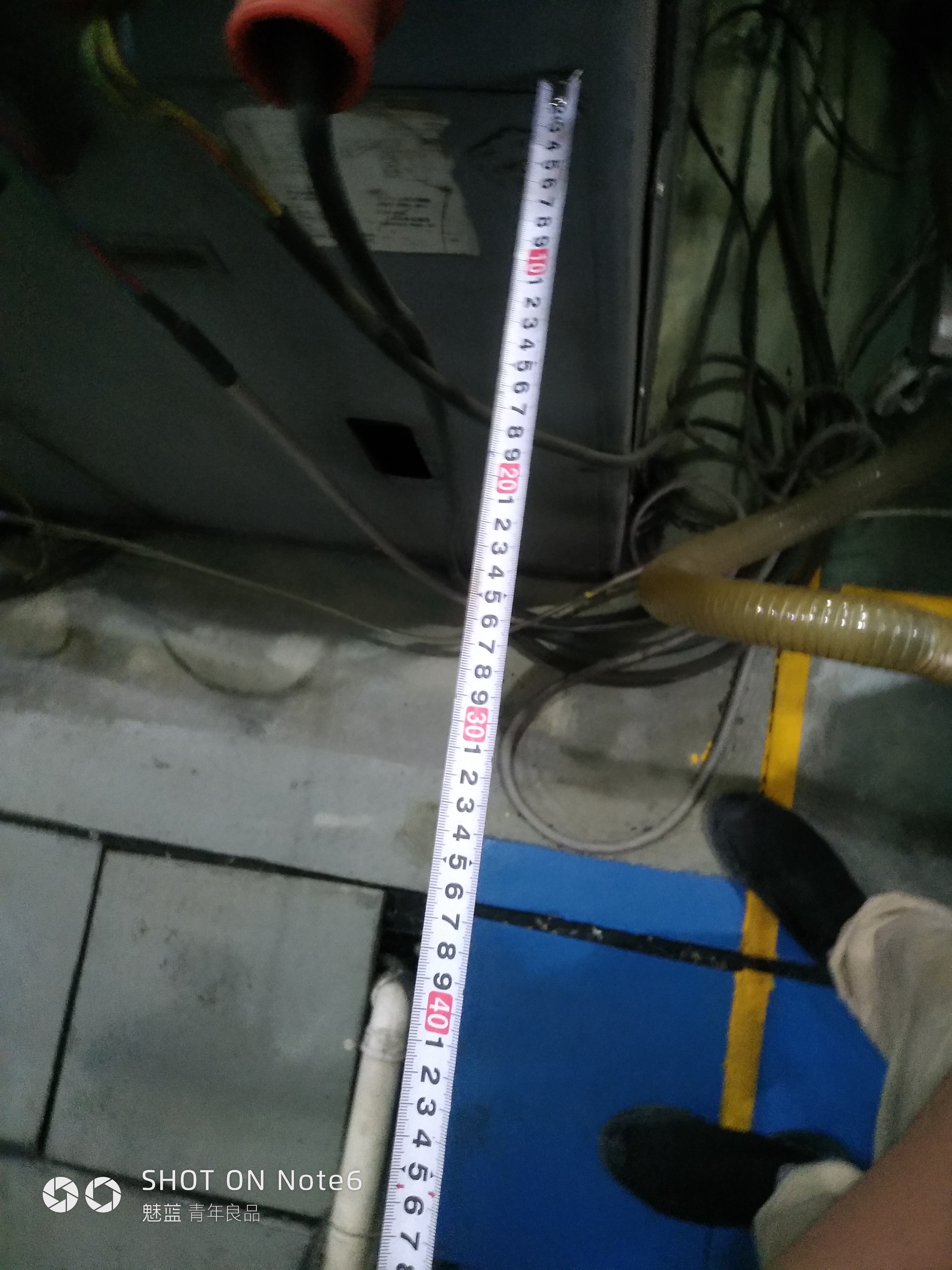 机器人上料，注塑成型sw18可编辑