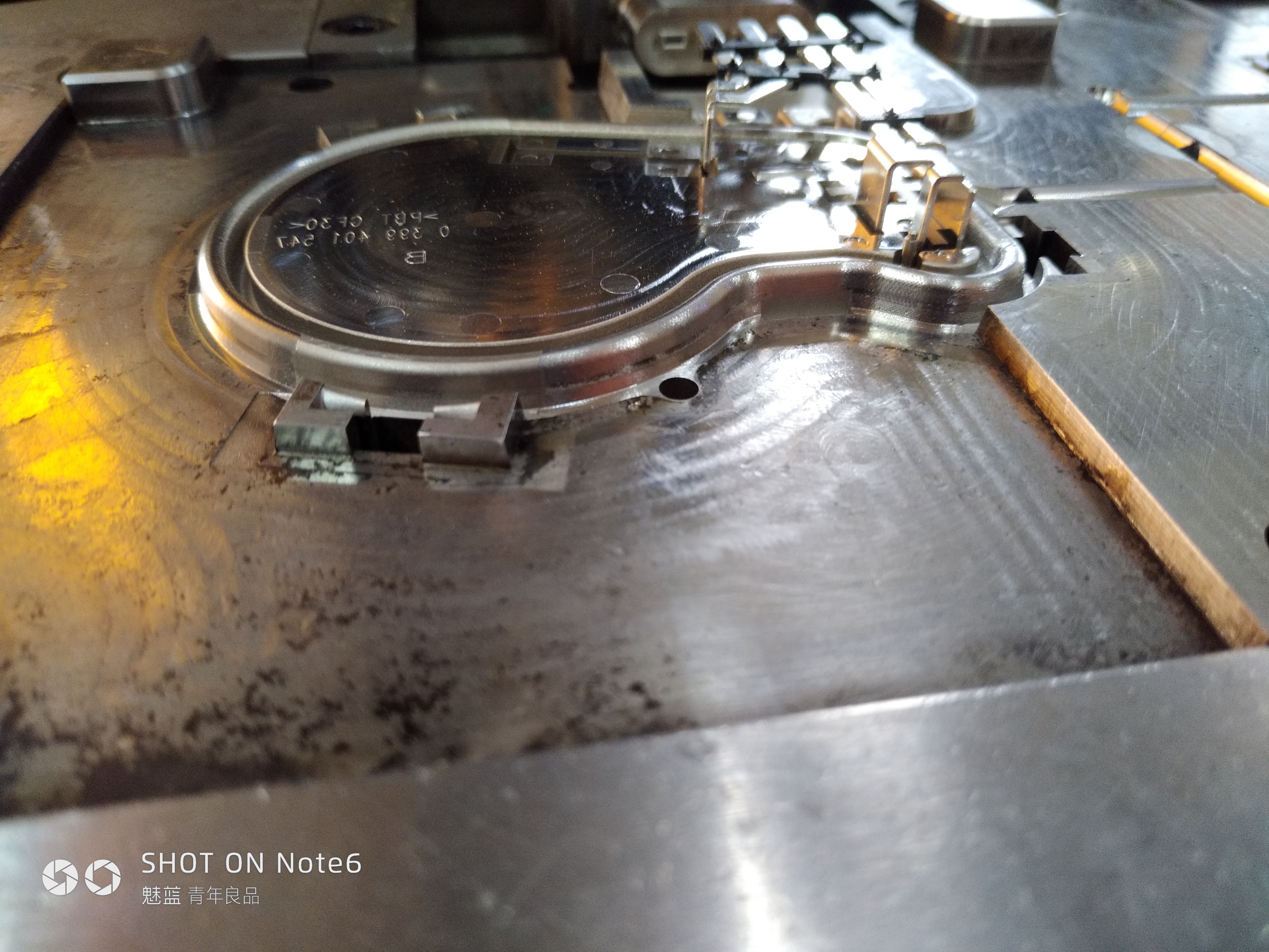 机器人上料，注塑成型sw18可编辑