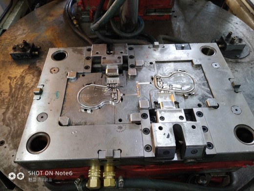 机器人上料，注塑成型sw18可编辑缩略图