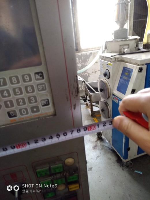 机器人上料，注塑成型sw18可编辑缩略图