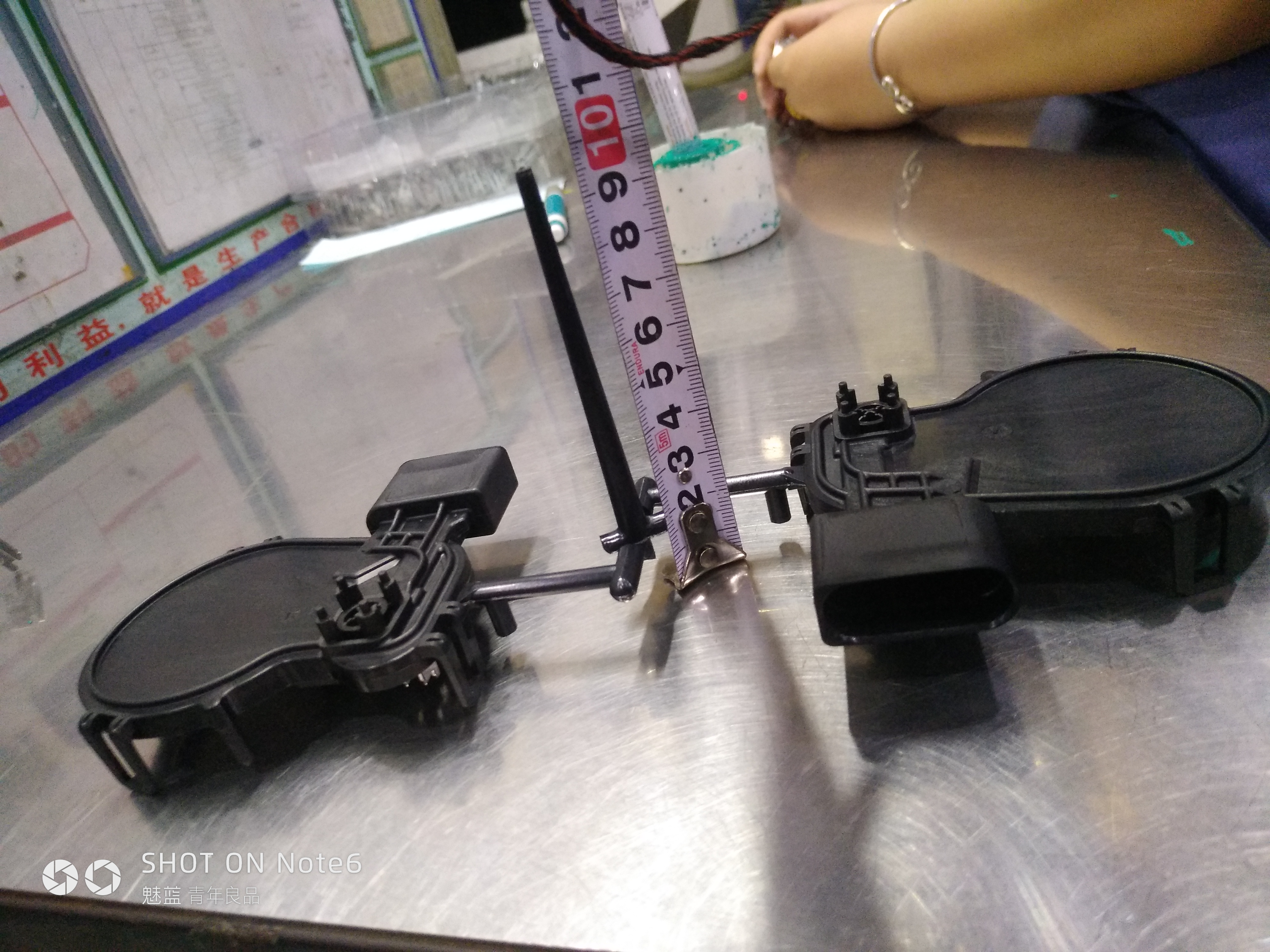 机器人上料，注塑成型sw18可编辑