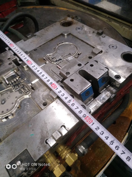 机器人上料，注塑成型sw18可编辑缩略图