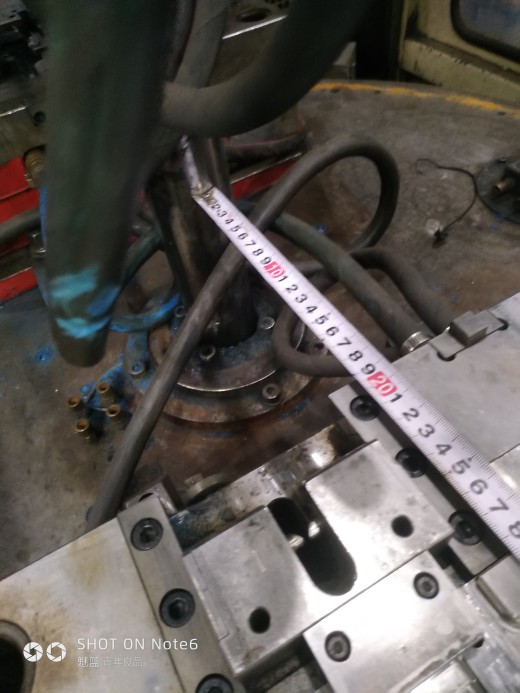 机器人上料，注塑成型sw18可编辑缩略图