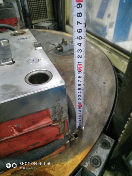 机器人上料，注塑成型sw18可编辑缩略图