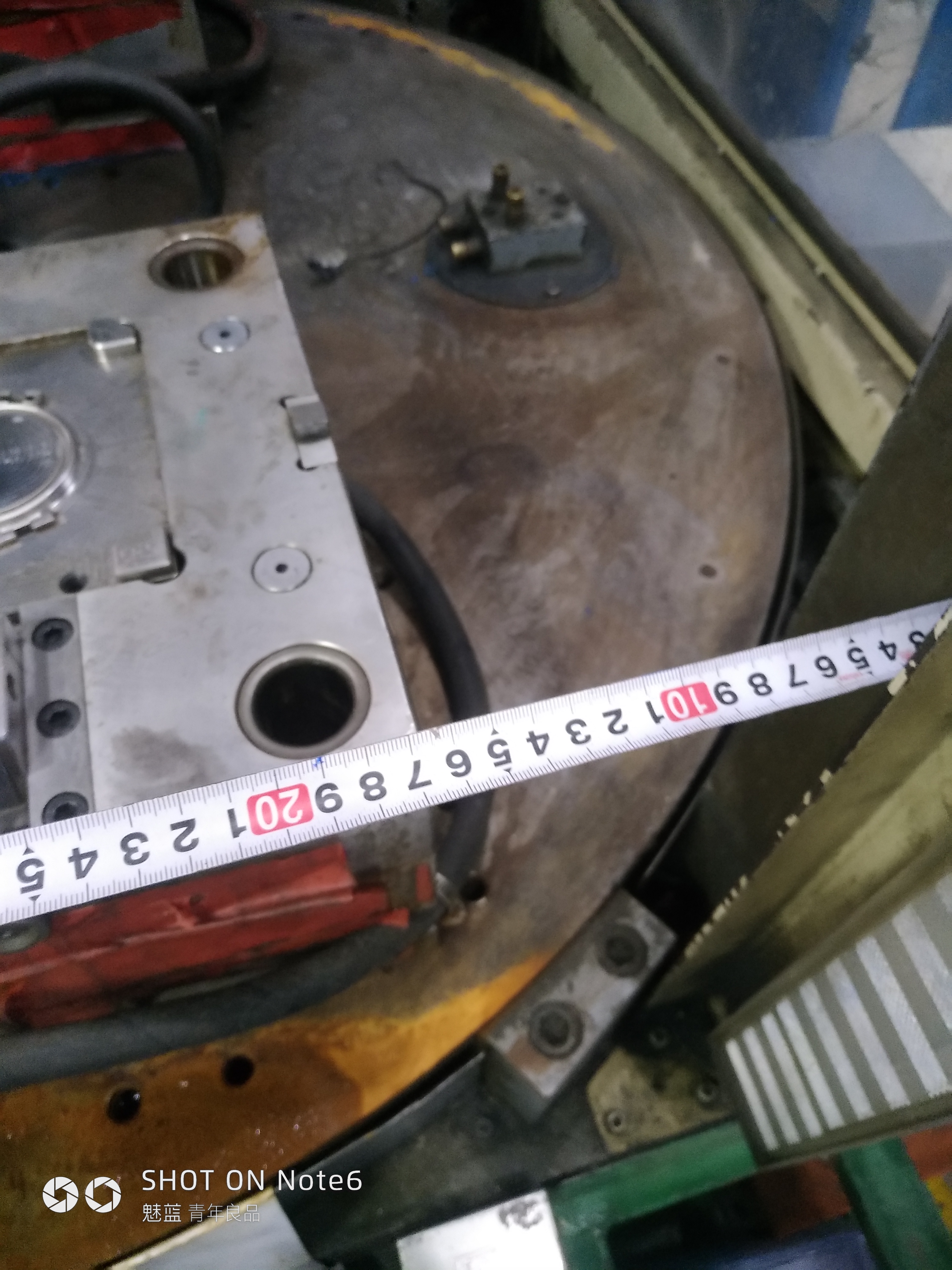 机器人上料，注塑成型sw18可编辑