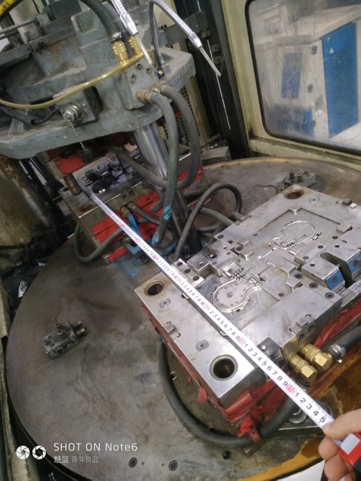 机器人上料，注塑成型sw18可编辑缩略图