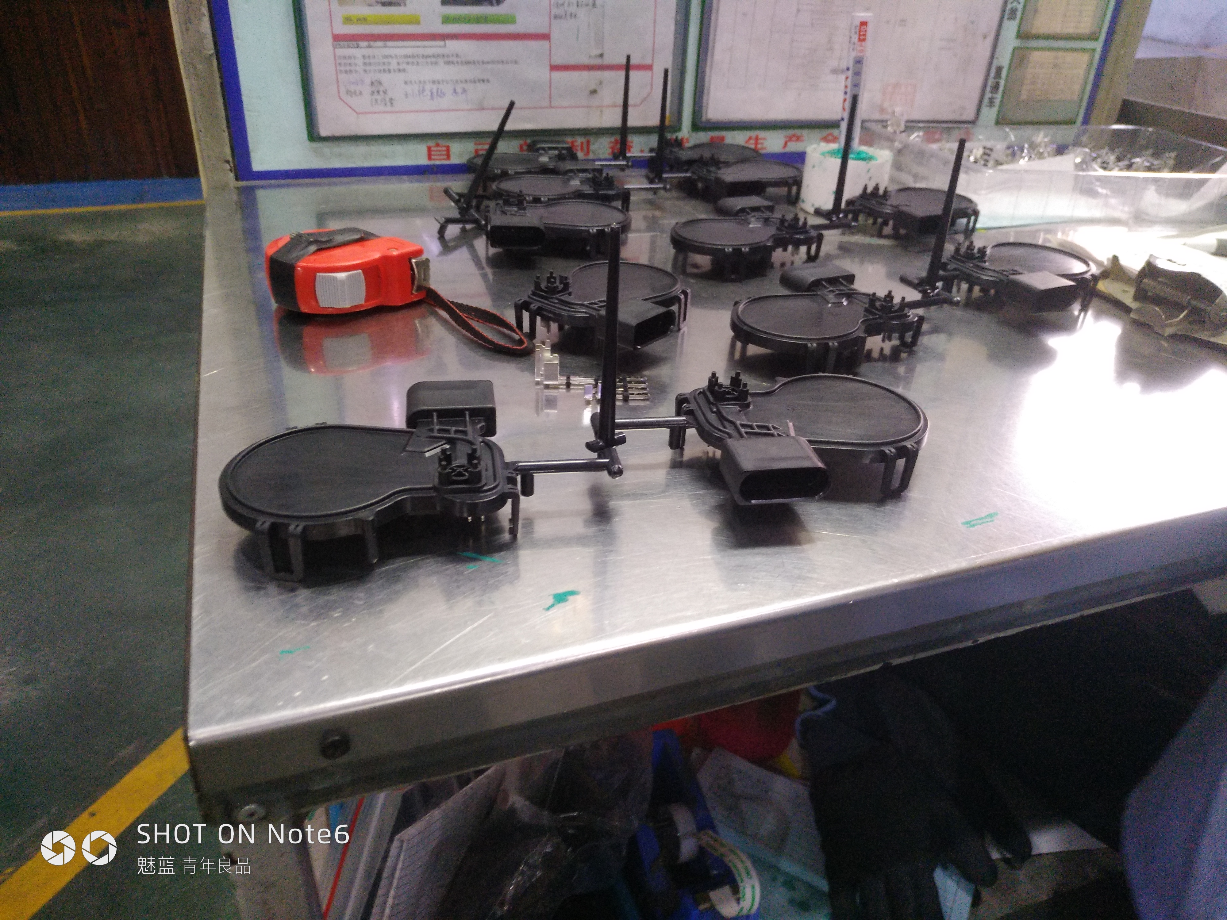 机器人上料，注塑成型sw18可编辑