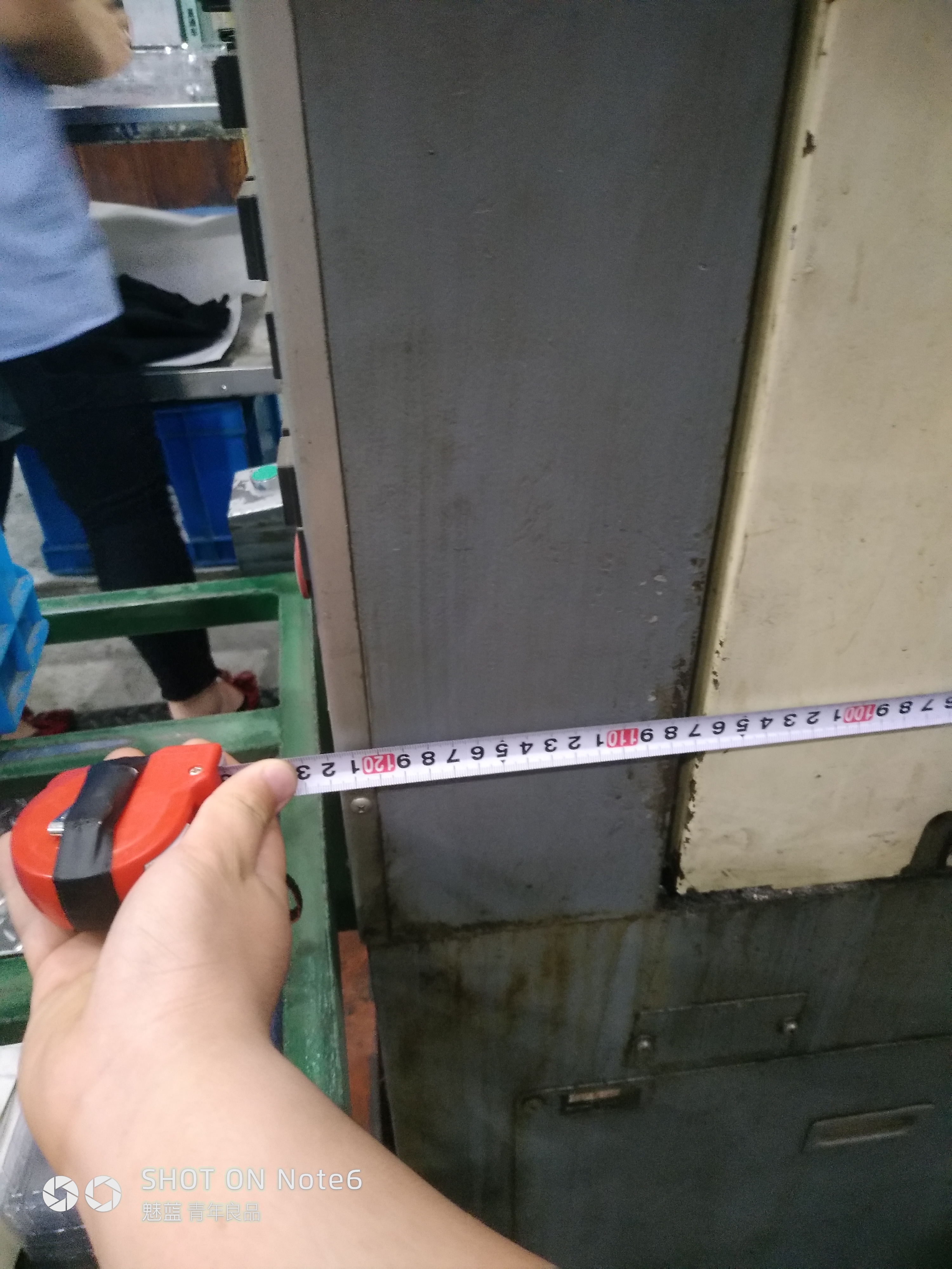 机器人上料，注塑成型sw18可编辑