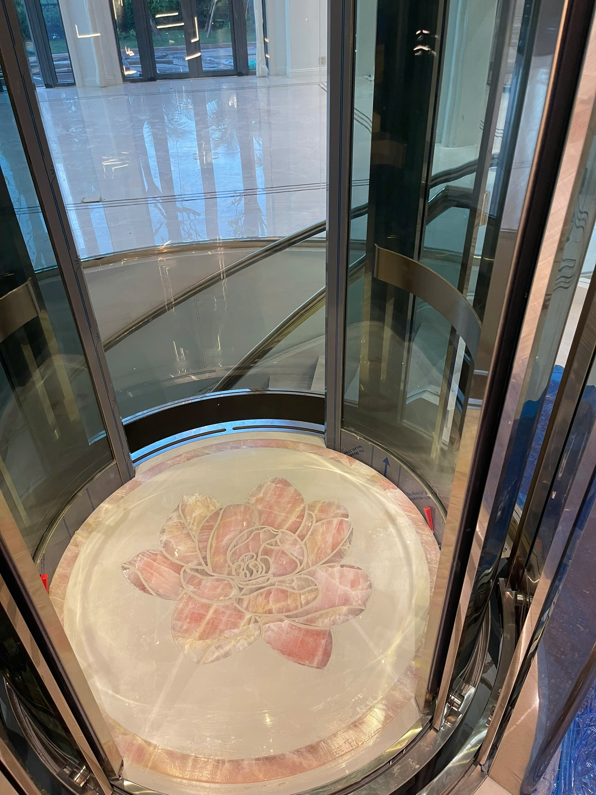 环形观光电梯